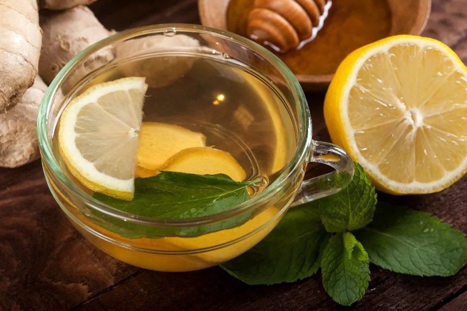 Mint and lemon tea