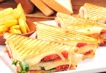 Sucuklu Tost