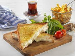 Beyaz peynirli tost