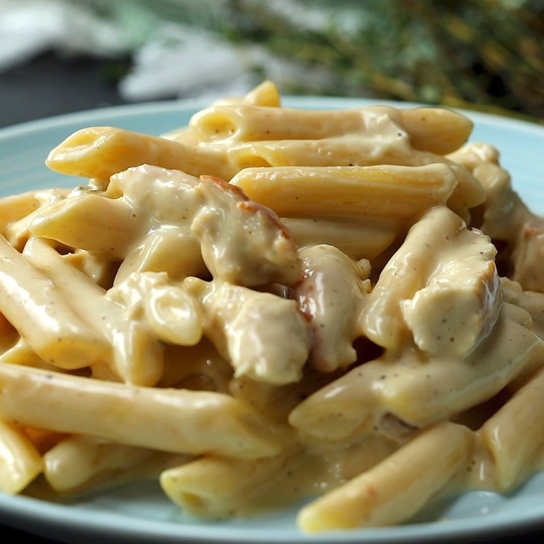Penne Fetticini Alfredo