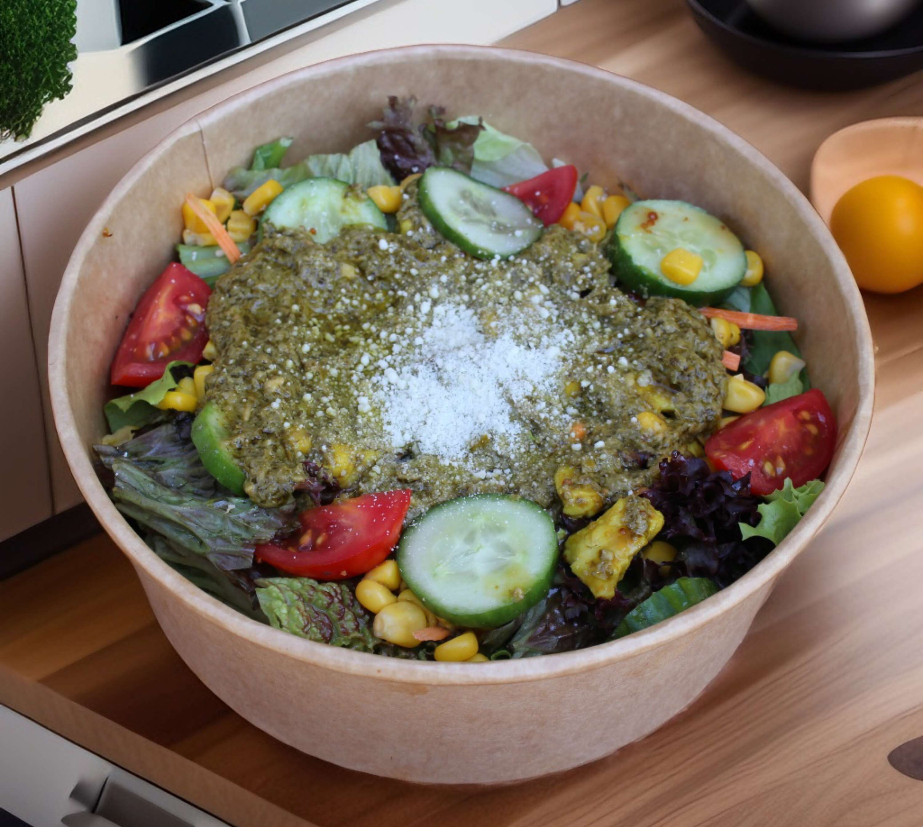 Pesto Soslu Salata