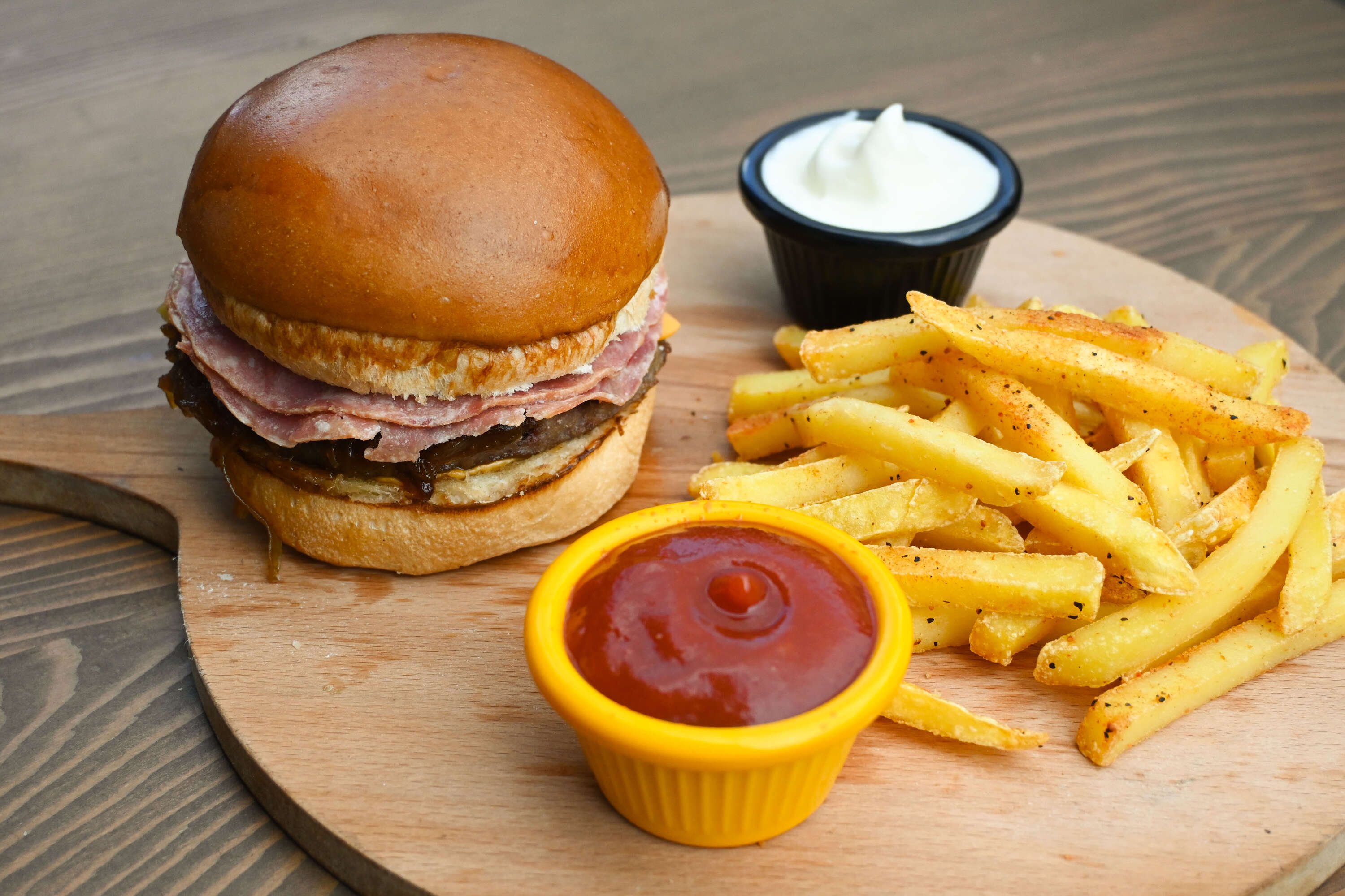 Tütsülenmiş Dana Bacon Burger 