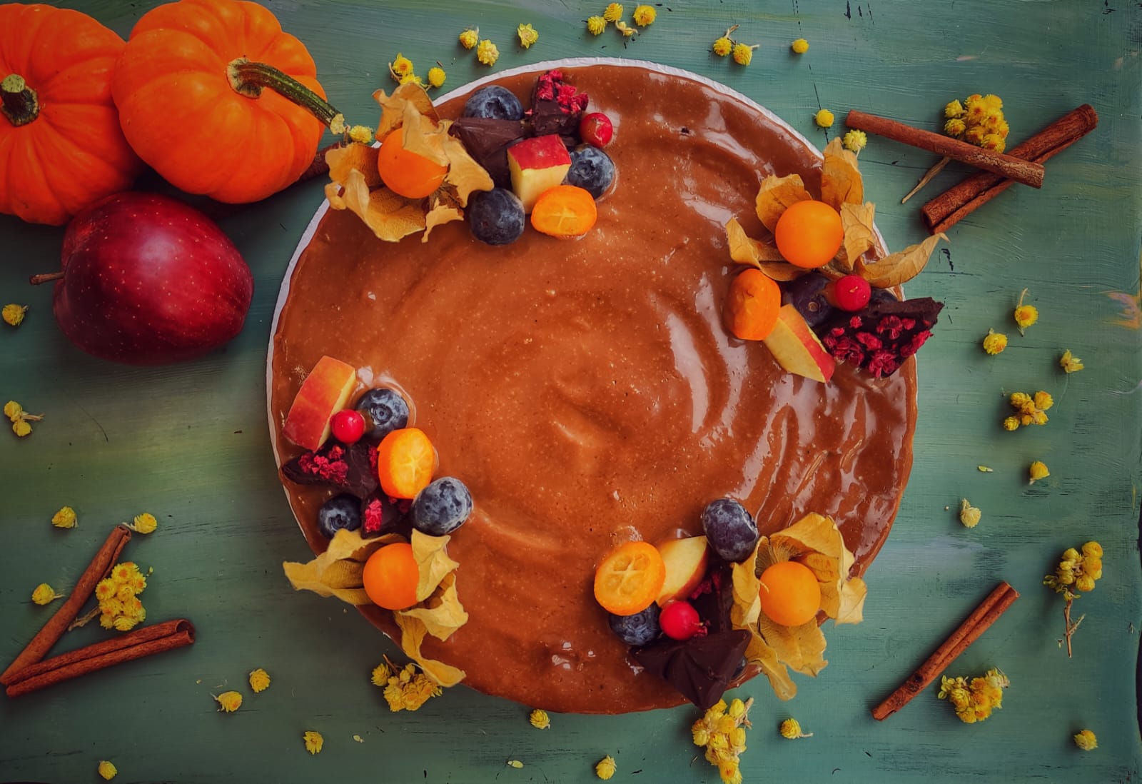Salted karamelli raw vegan cheesecake
