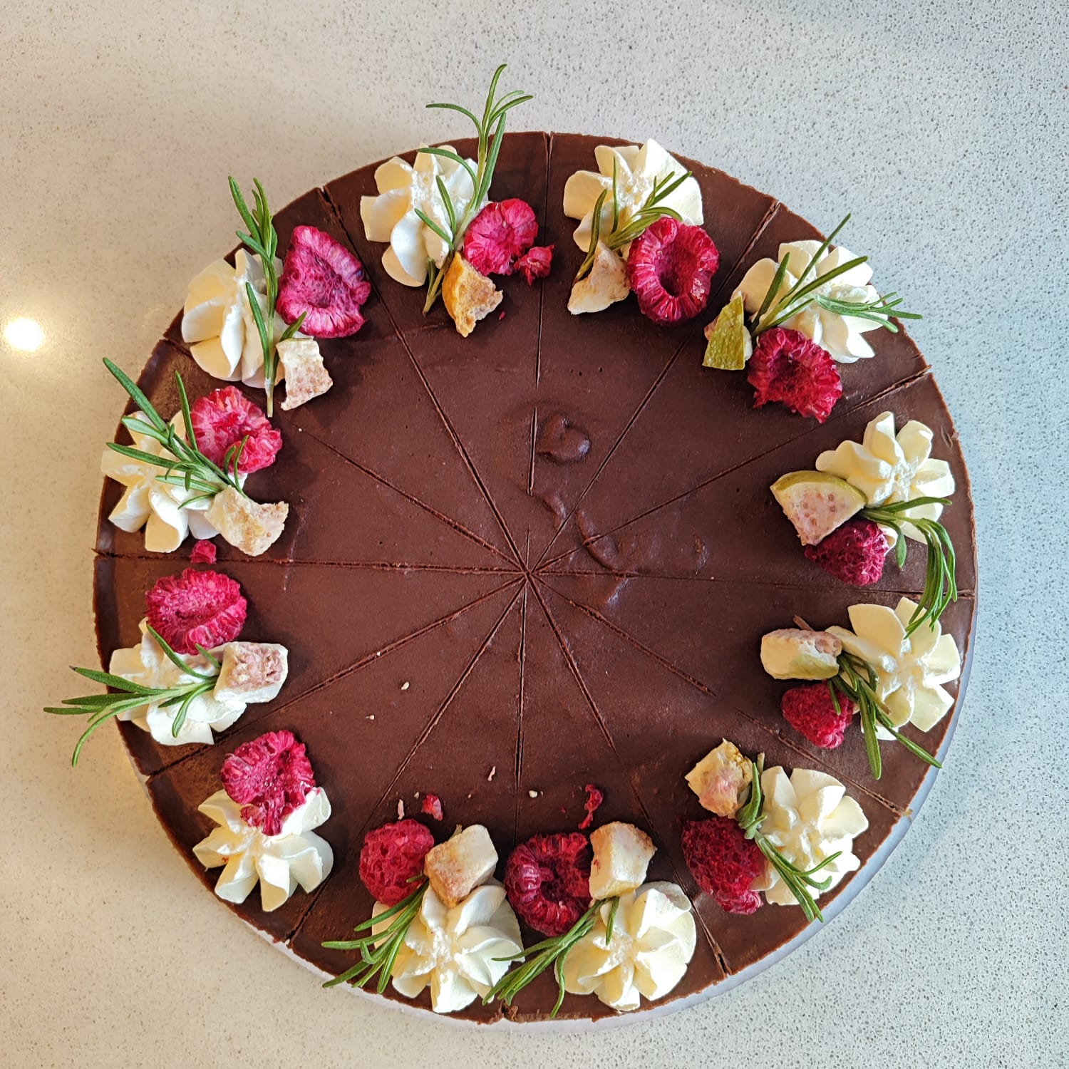 Çikolatalı raw vegan cheesecake