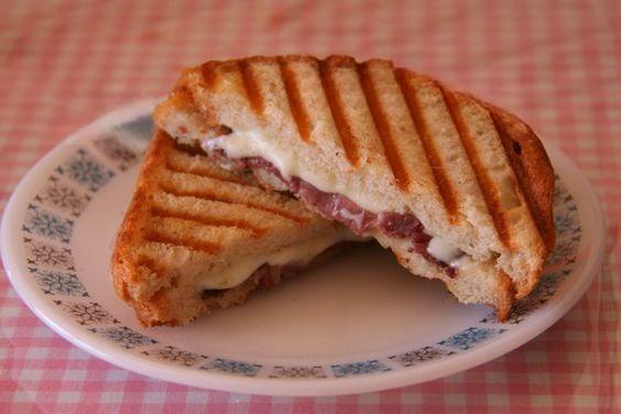 Kumru Tost