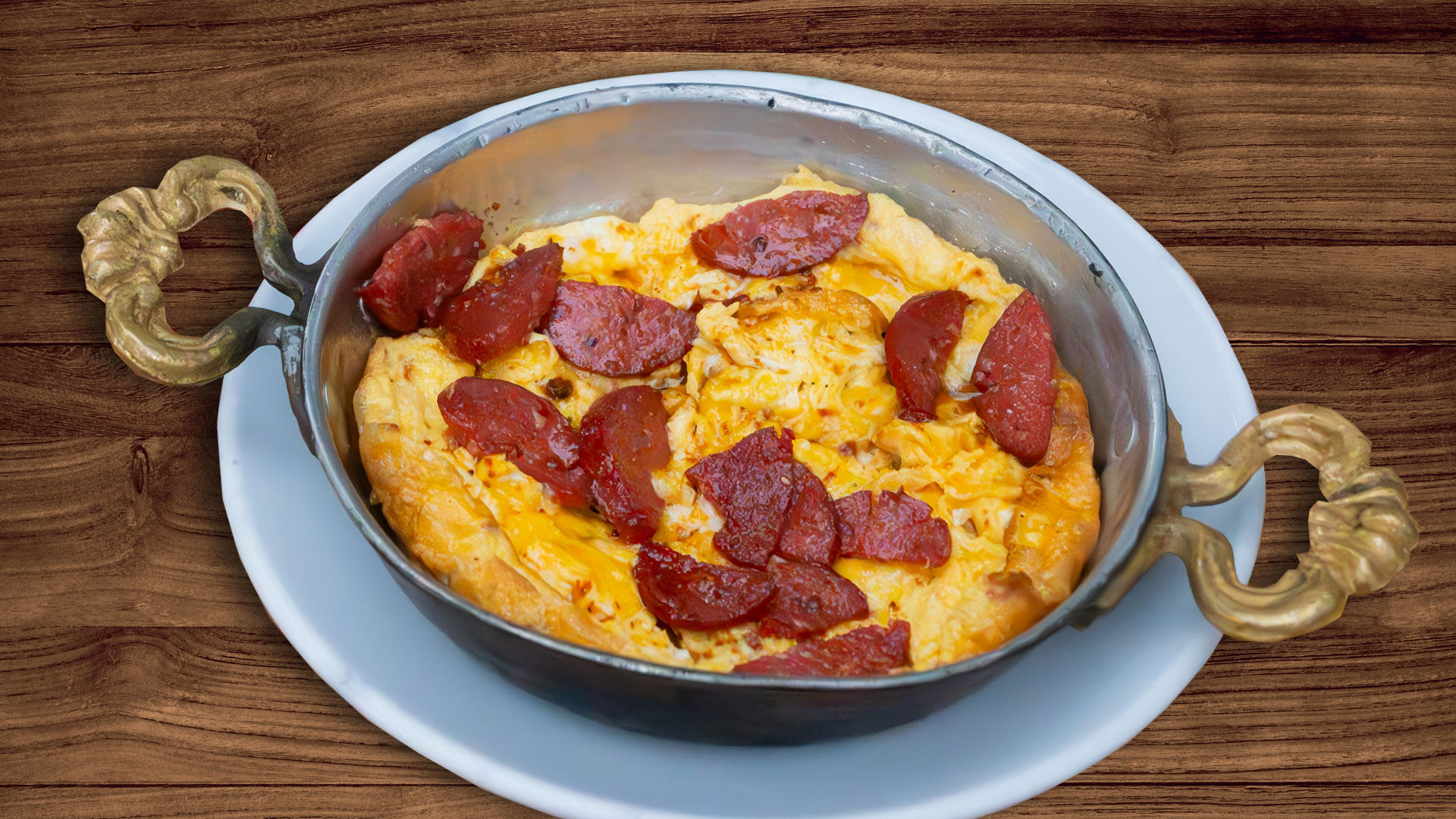 Eggs with sucuk