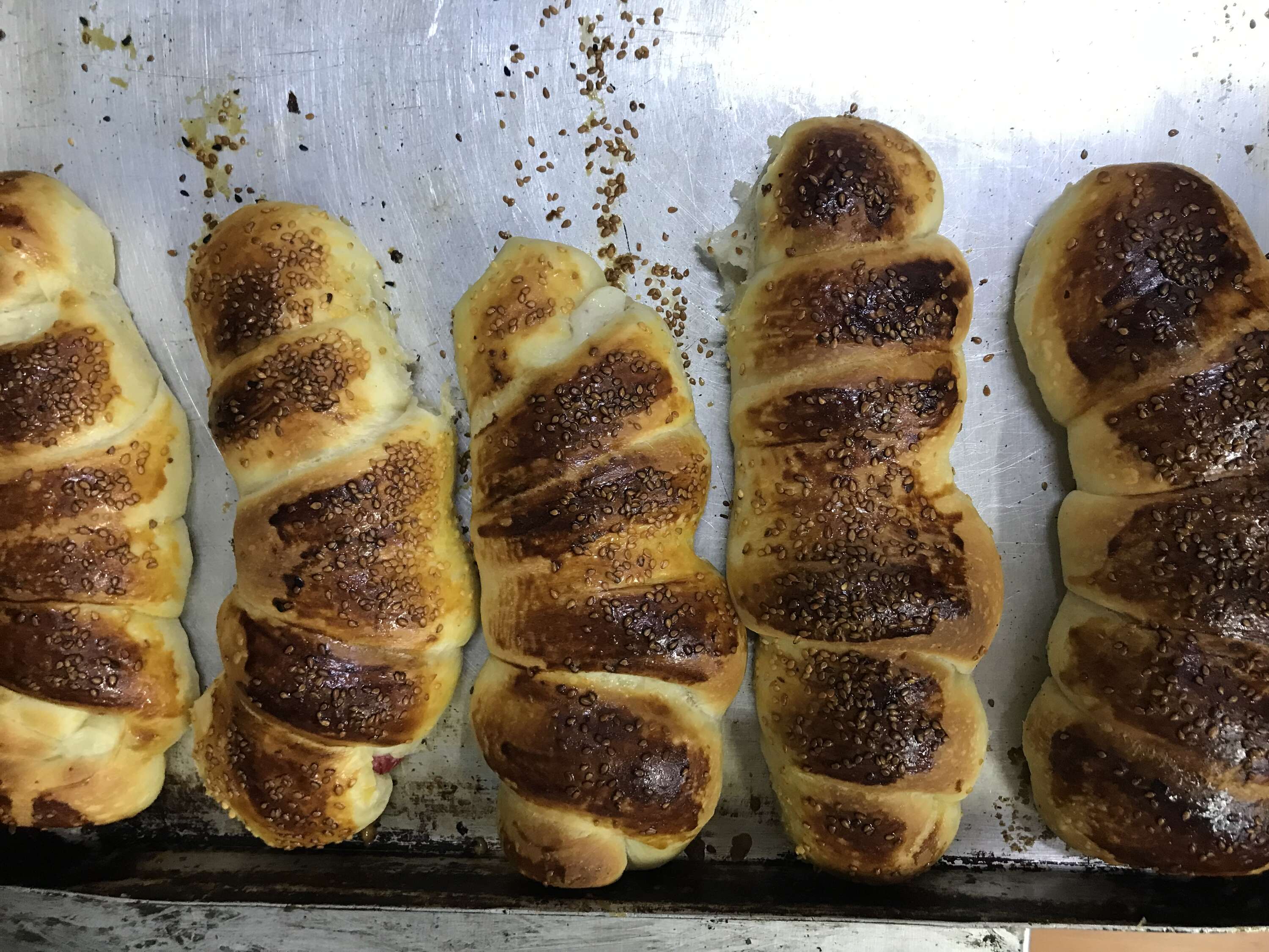 Sosisli Kaşarlı Açma