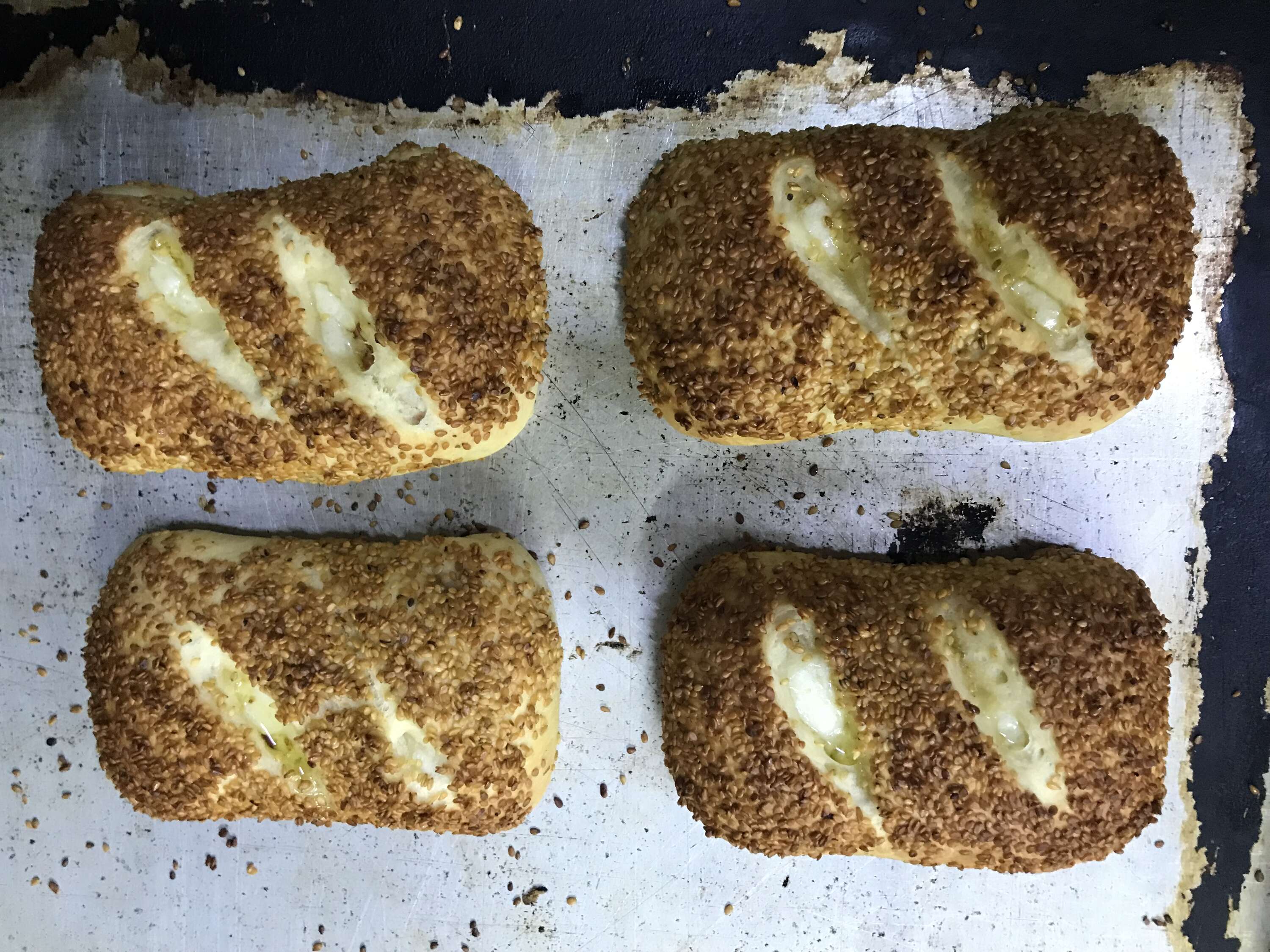 Sucuklu Kaşarlı Poğaça