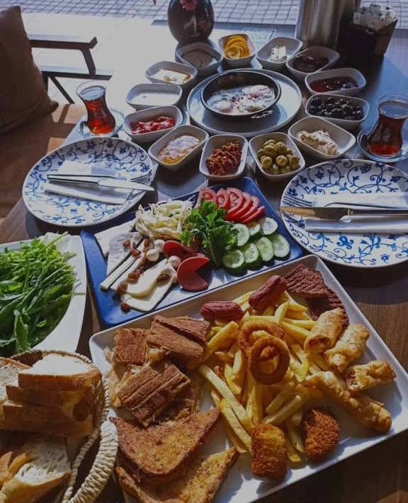 Çift Kişilik Serpme Kahvaltı 