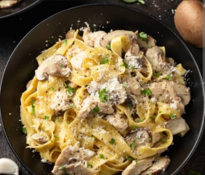 Fettuccine Alfredo