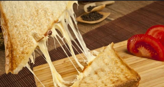 Kaşar cheese toast