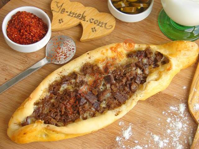 Kavurmalı Pide