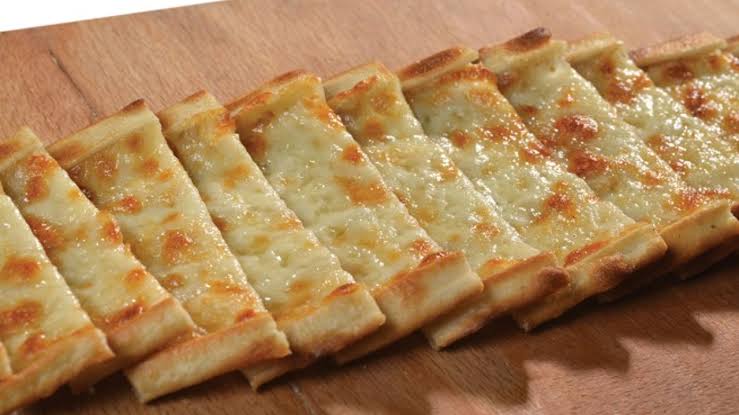 Sade Kaşarlı Pide