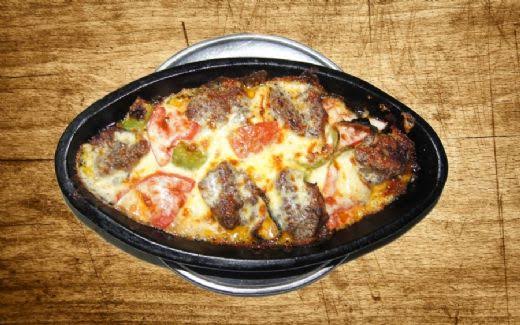Kiremitte Kaşarlı Köfte