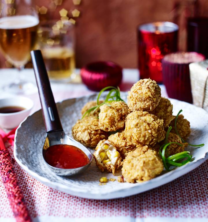 Chicken Crackers with Sweet Chilli Dip