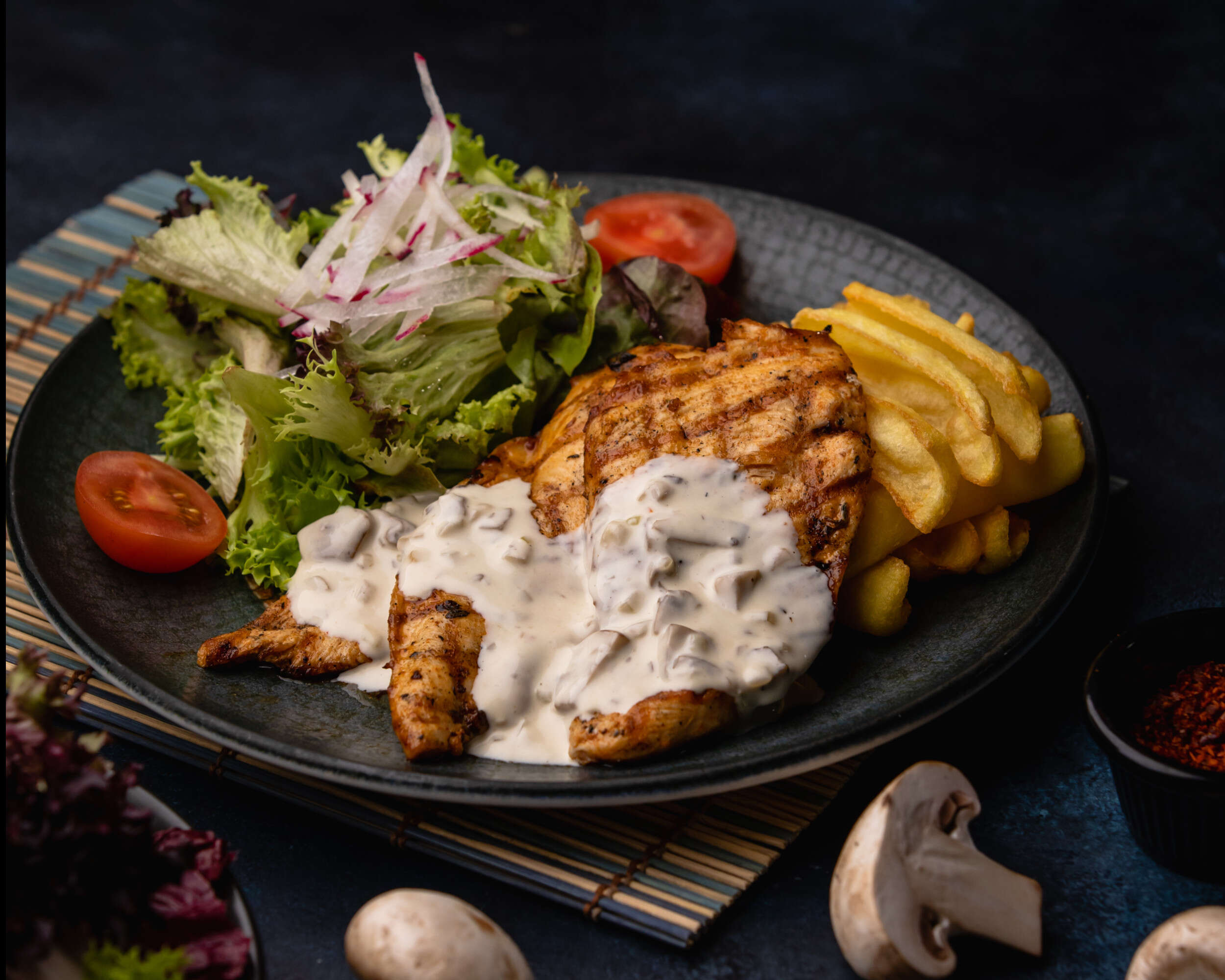 Kremalı Mantar Soslu Piliç Izgara