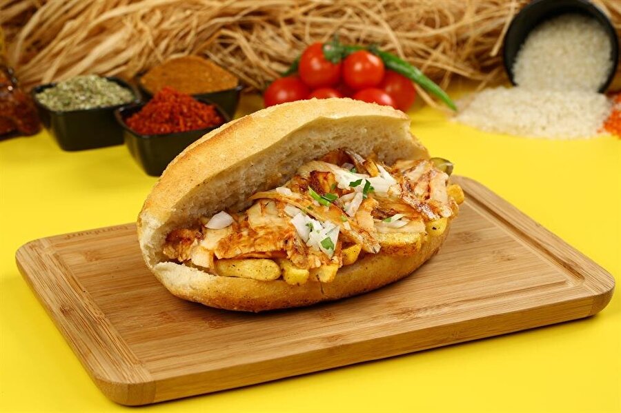 TAVUK DÖNER EKMEK ARASI