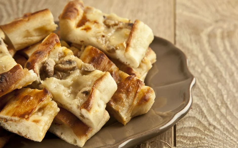 Mushroom and Kaşar Pide