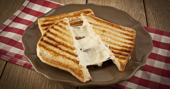 Çift Kaşarlı Tost