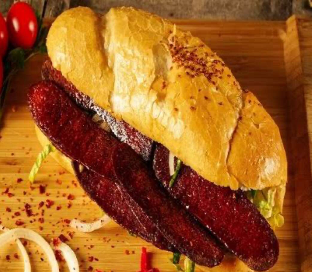 Sucuk Ekmek