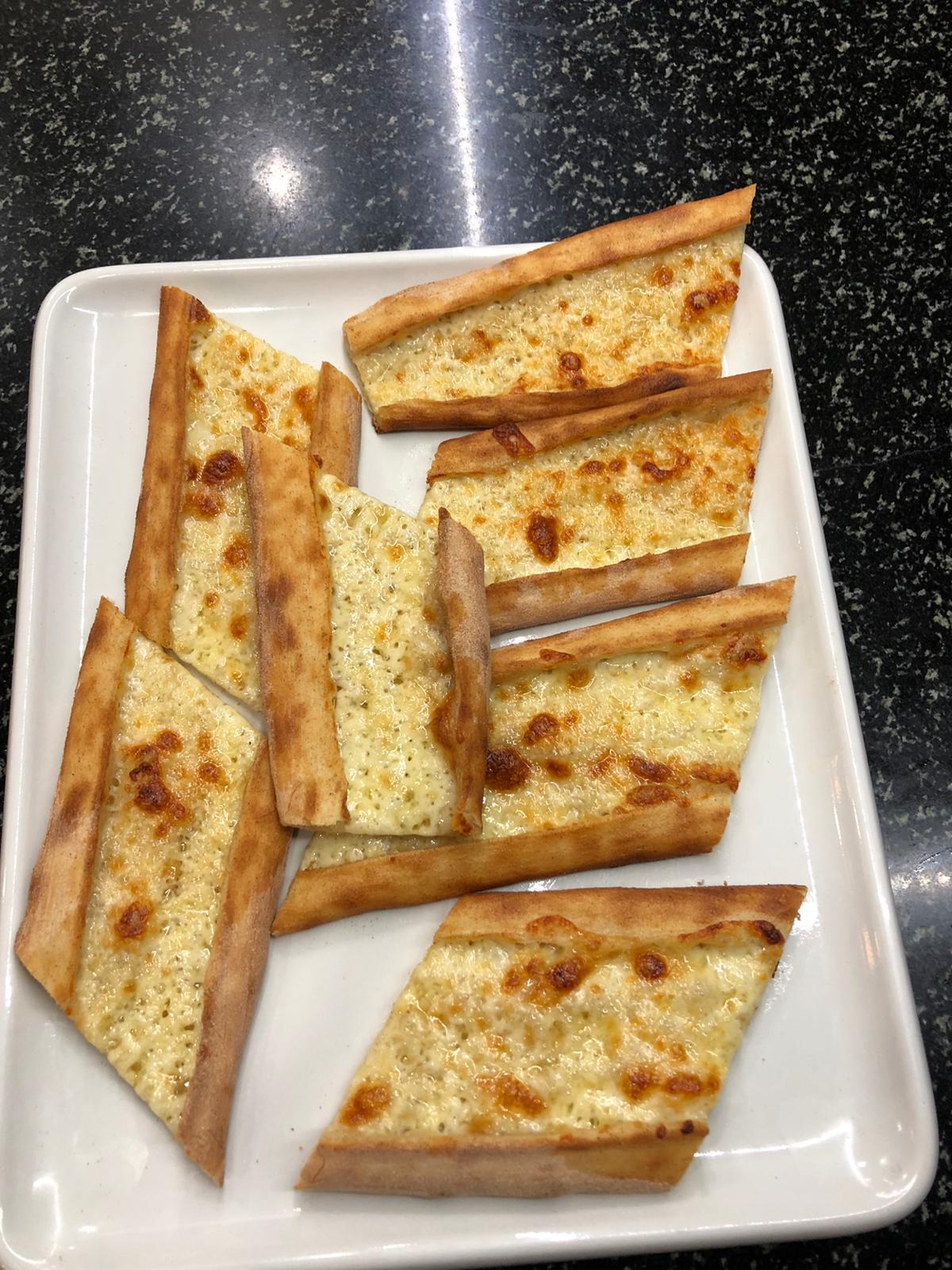 Kaşarlı pide (cheese pide)