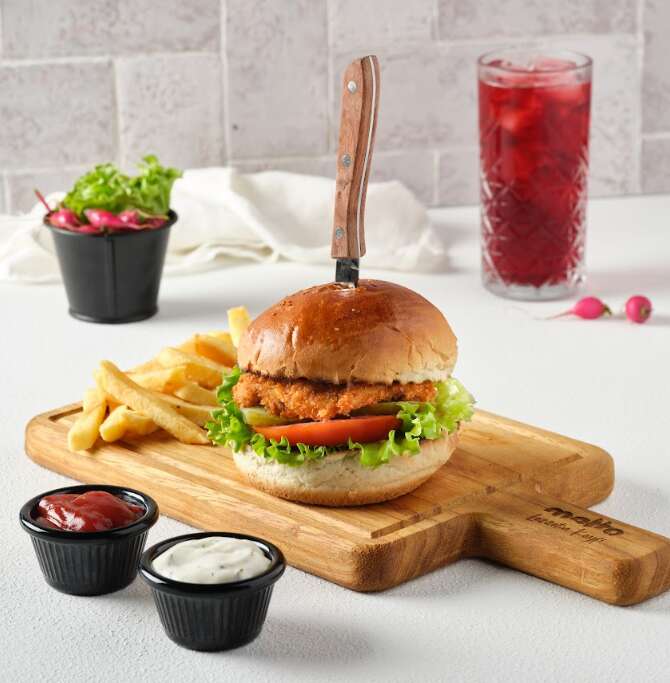 Crispy chicken burger