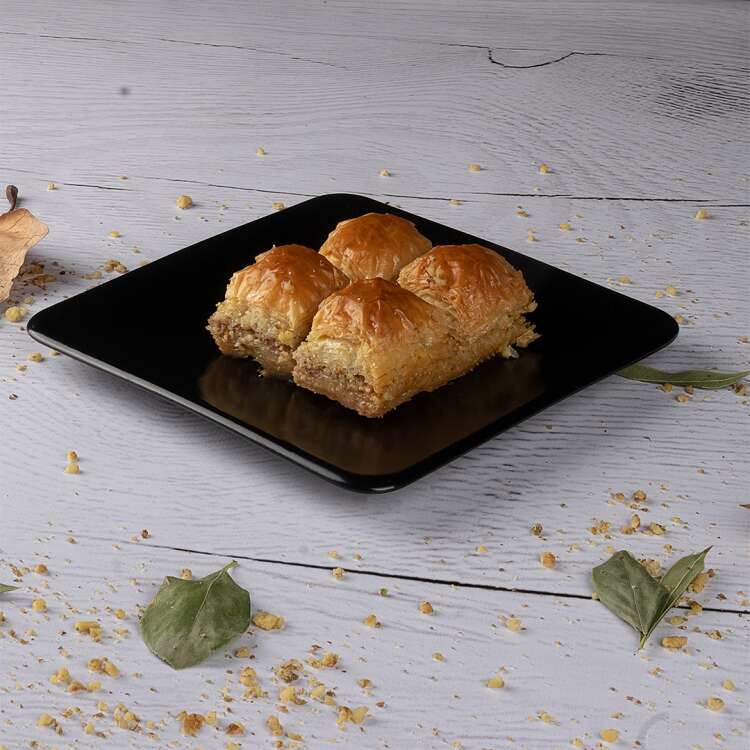 CEVİZLİ BAKLAVA