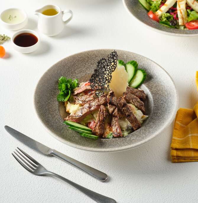 Beef steak Caesar salad