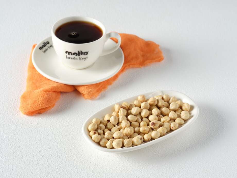 Hazelnut plate