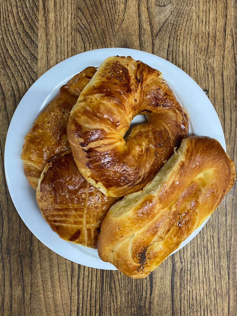 Kaşarlı/Sosisli Poğaçalar