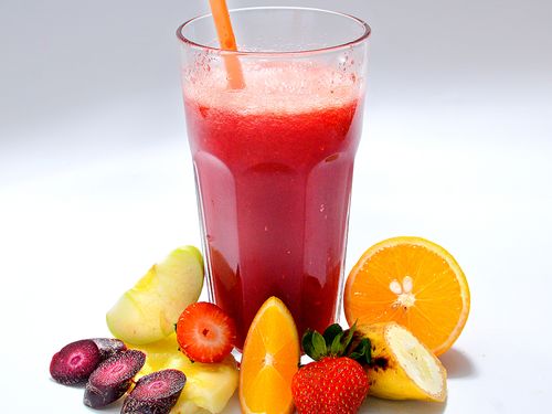 Fresh orange and pomegranate juice mix