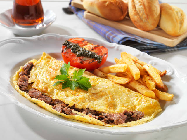 Beef kavurma omelette