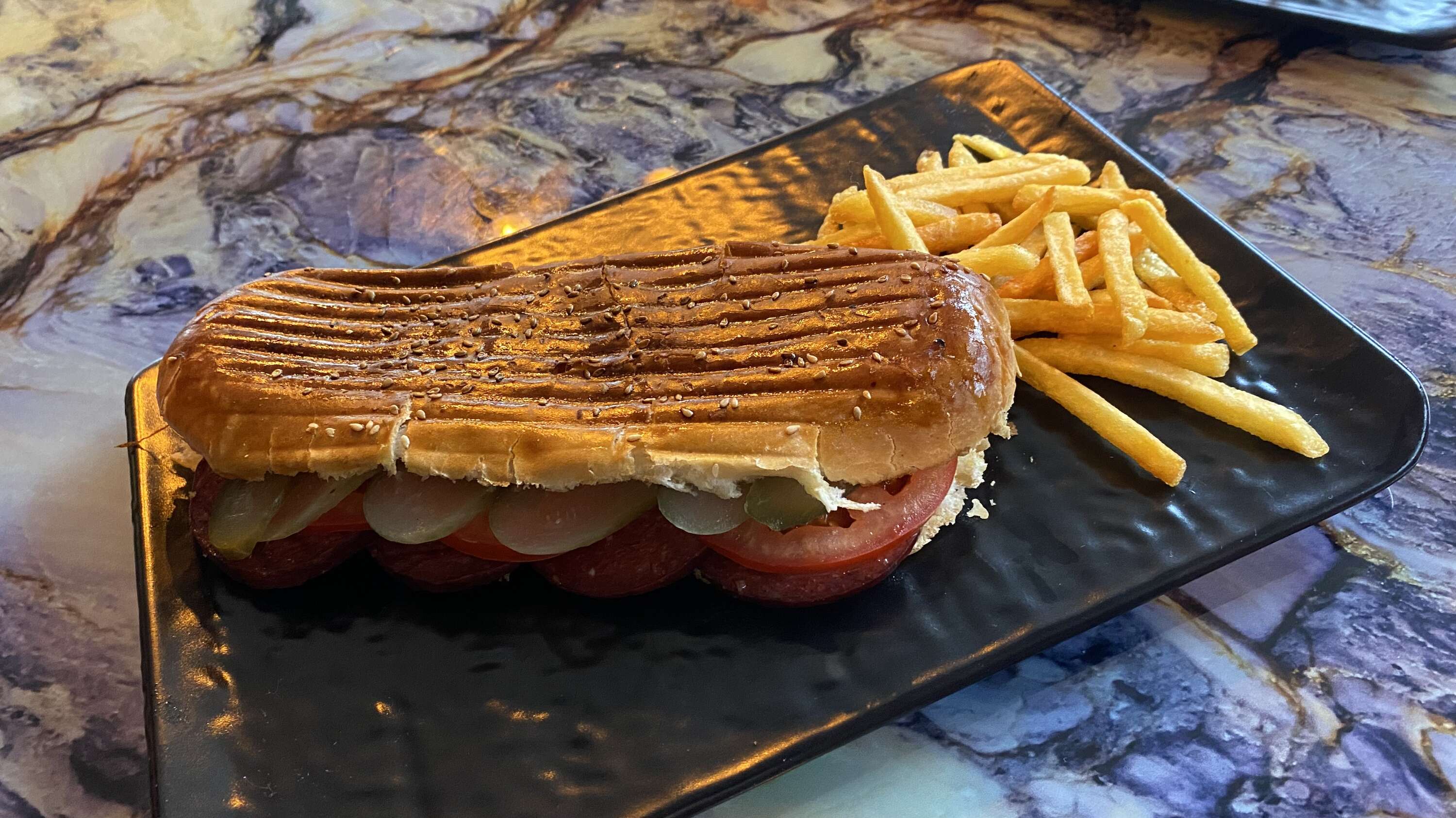 Sucuklu tost
