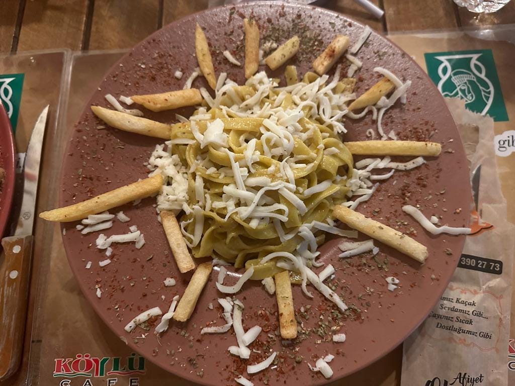 Köri Soslu Fettuccine Makarna