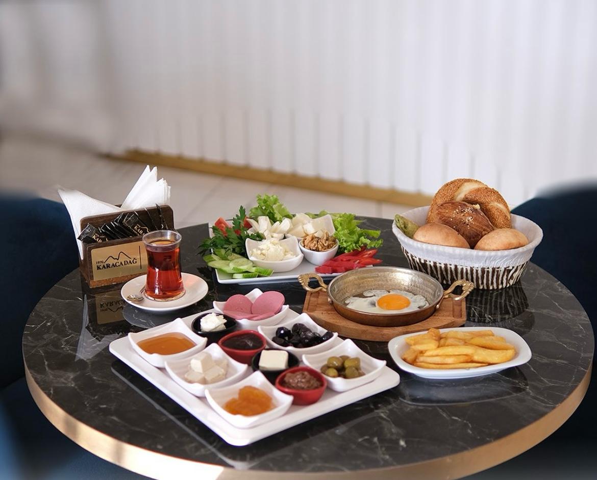 ÇİFT KİŞİLİK KAHVALTI