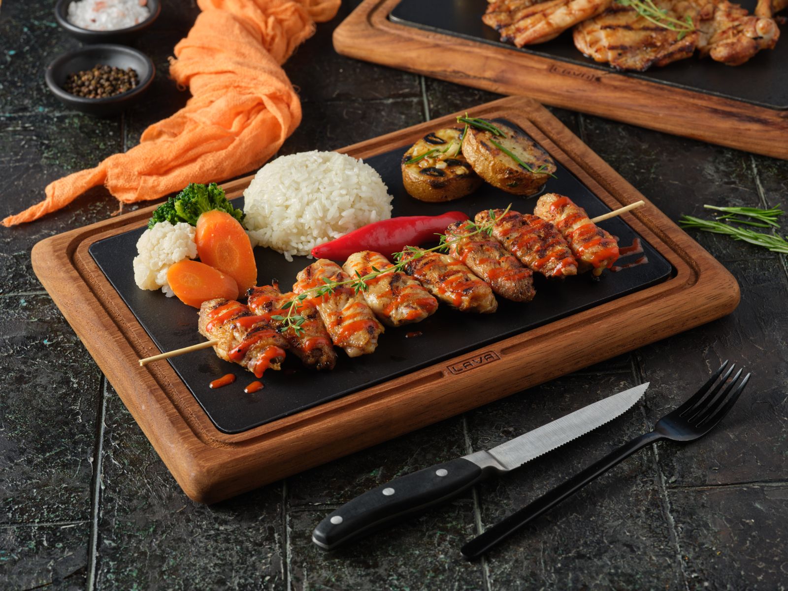 Louisiana sauce chicken wing skewers