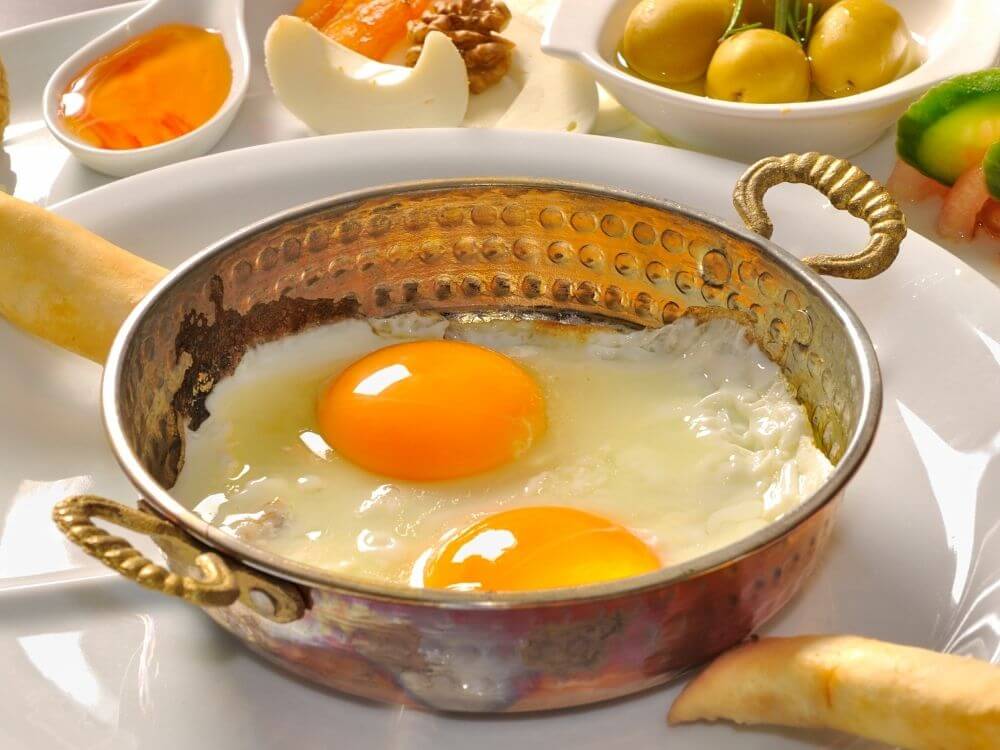 SAHANDA YUMURTA ( البيض المكسور )