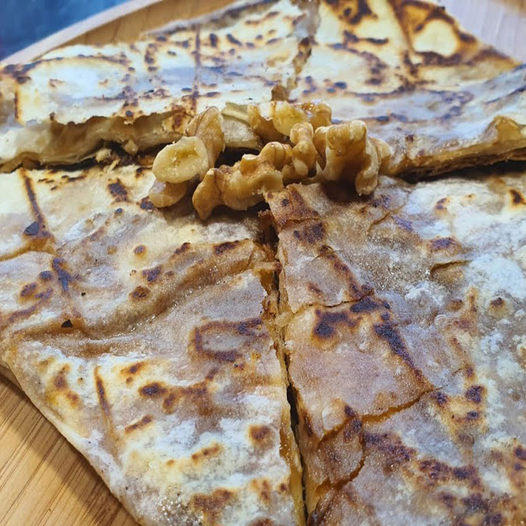 Peynirli Pekmezli Gözleme