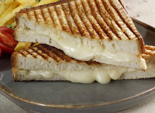 Kaşarlı Tost/Toast With Cheddar