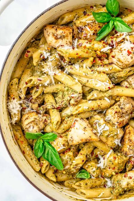 Penna chiken pesto