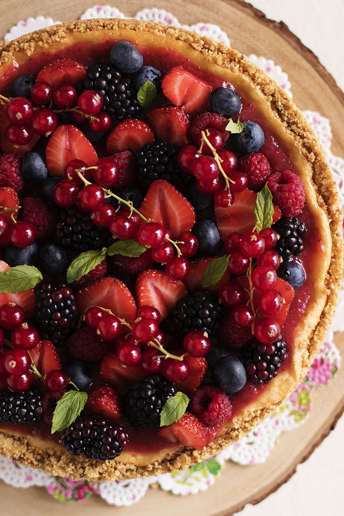 KIRMIZI MEYVELİ CHEESECAKE 