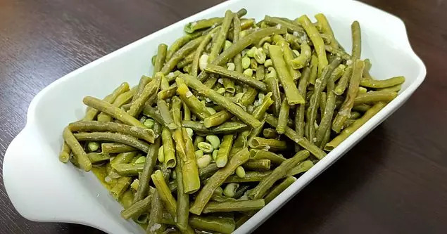 Sour cowpea salad