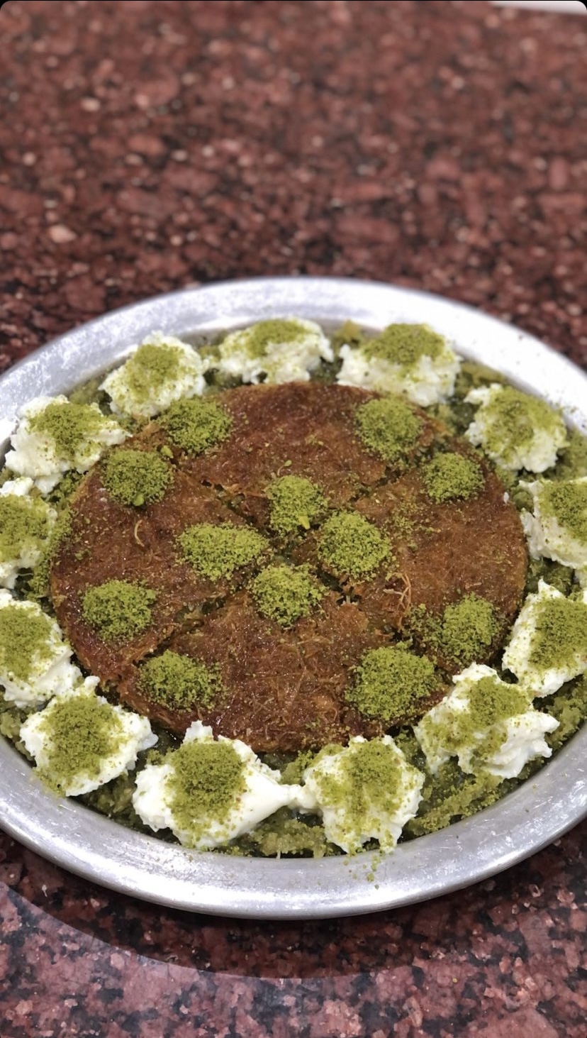 Papatya for 4 (mixed künefe and cennet çamuru)