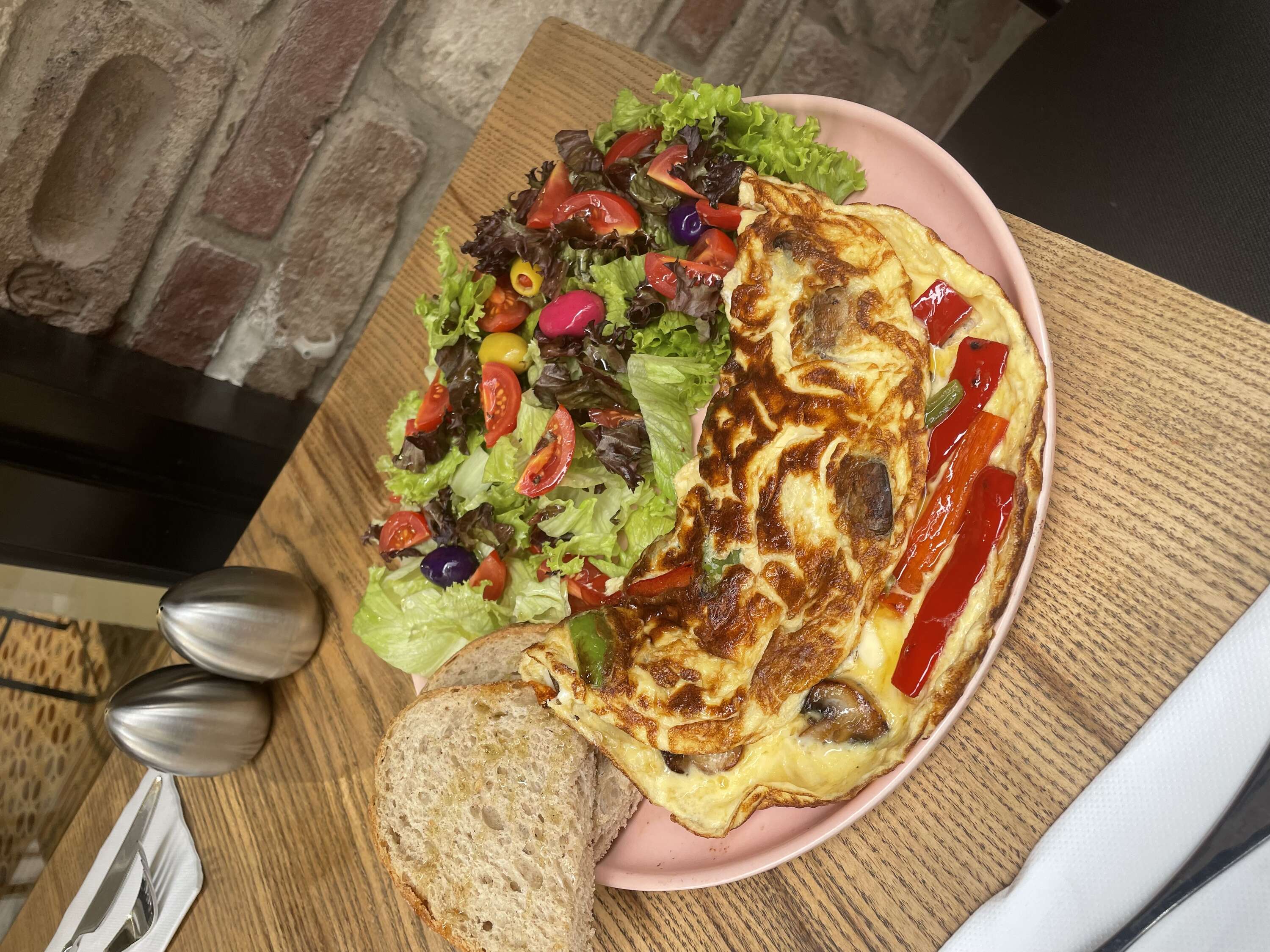 Sebzeli Peynirli Omlet