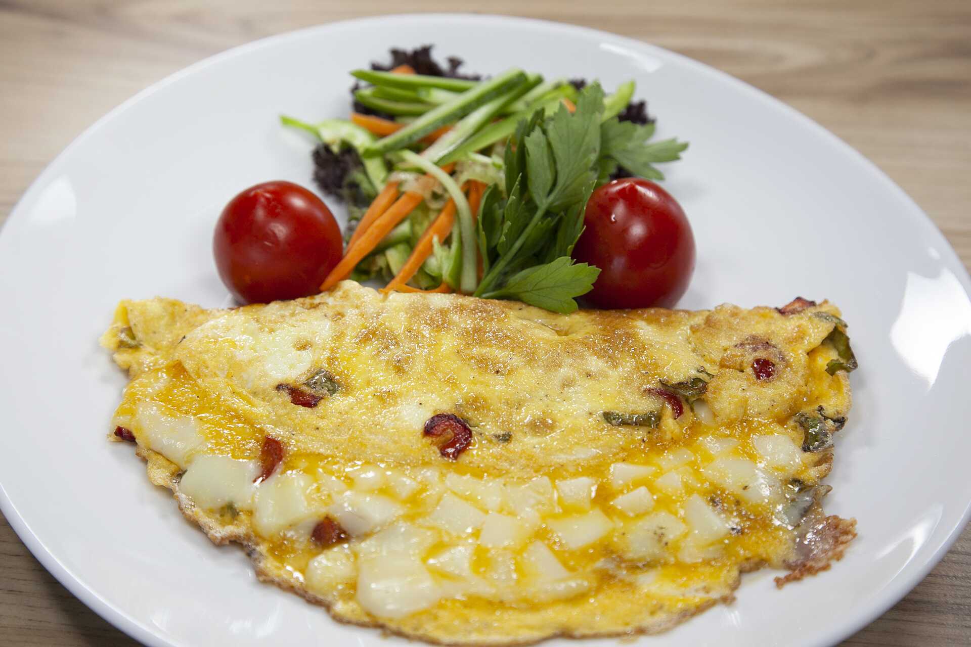 BEYAZ PEYNİRLİ OMLET