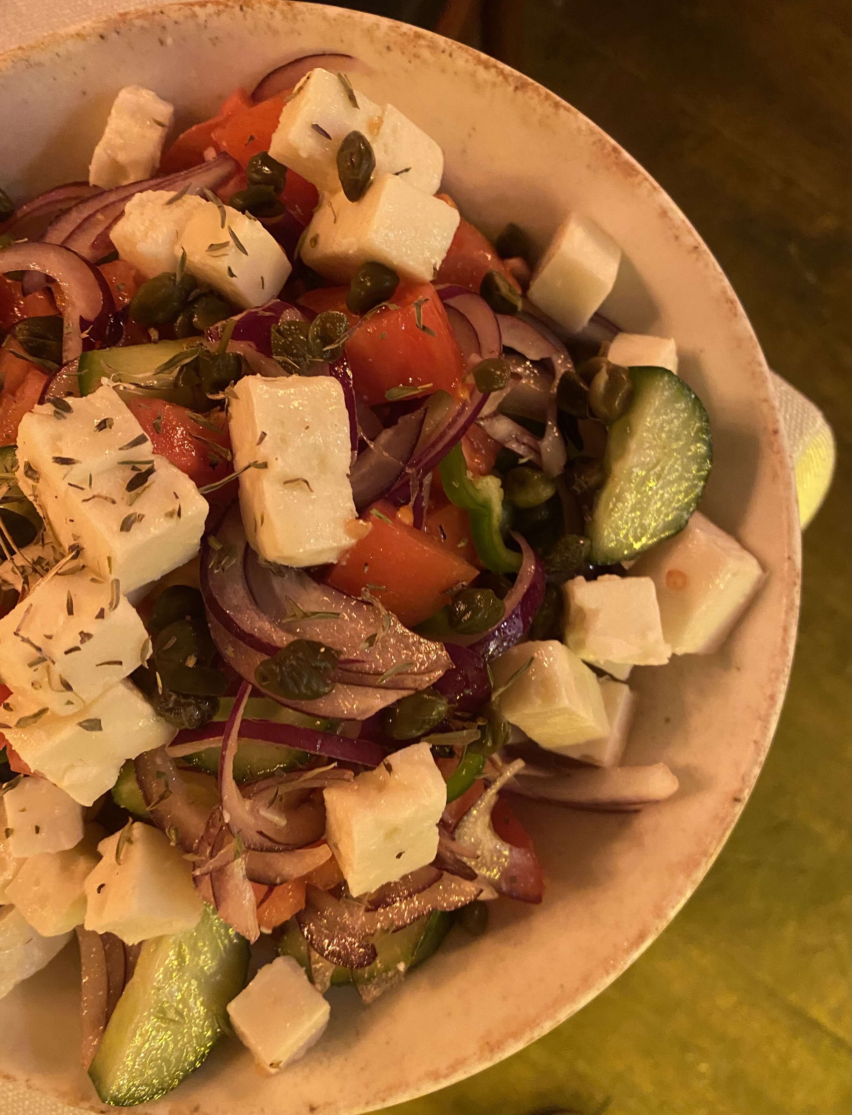 HORIATIKI / YUNAN SALATASI