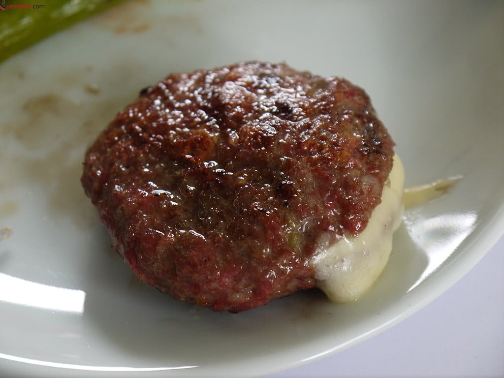 Kaşarlı Köfte Ekmek + Patates Kızartması 