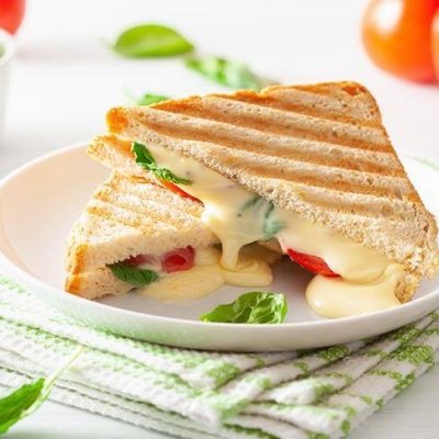 Peynirli Domatesli Tost