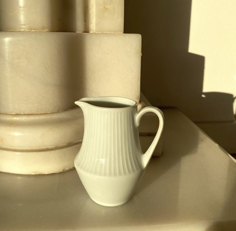 Milk pot
