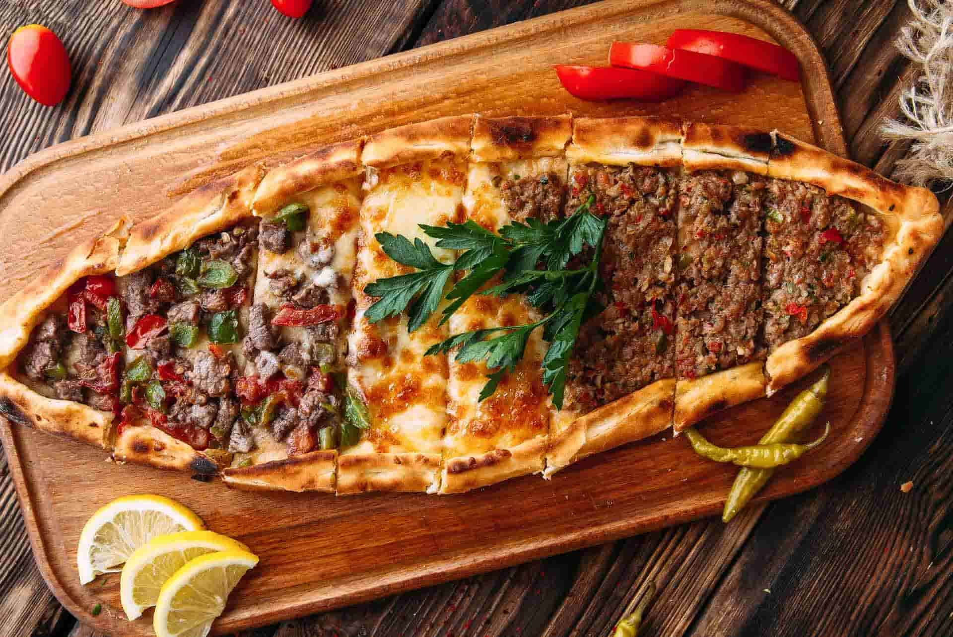 Pide (mit Käse) 